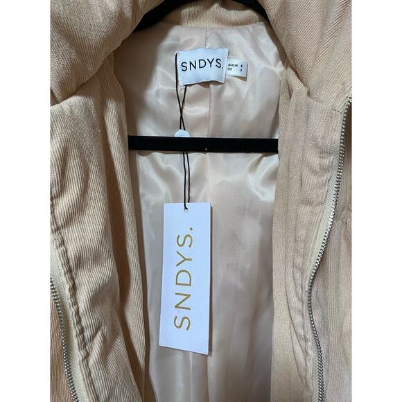 Sndy corduroy puffer jacket size 2 beige two pockets in front warm comfo… - Picture 3 of 7